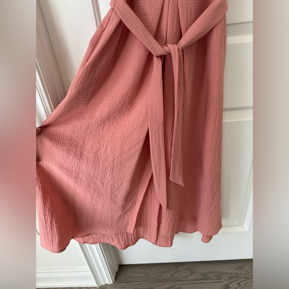 NWT dress with pockets and belt. Ruffles on sleeves and super flowy! Hidden zip! - Picture 4 of 8